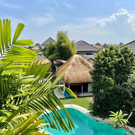Surfers House Batu Bolong - Adults Only Hostel Canggu  Bagian luar foto