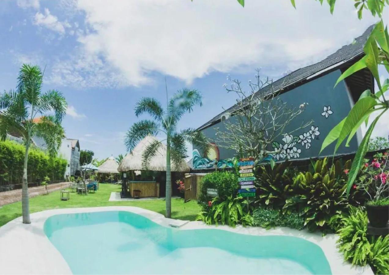 Surfers House Batu Bolong - Adults Only Hostel Canggu  Bagian luar foto
